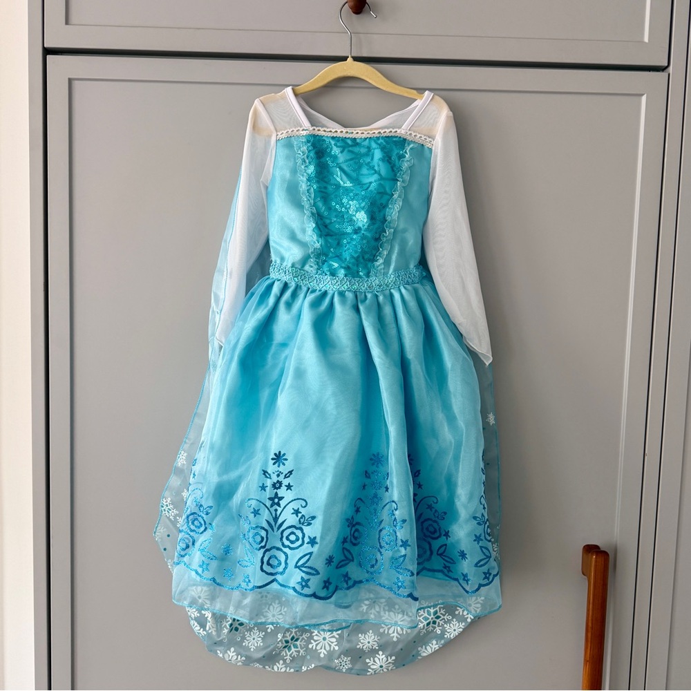 NWT Disney Frozen Queen Elsa Dress (5/6T)